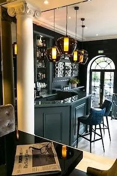 Hotel De Neuville Arc De Triomphe Parigi